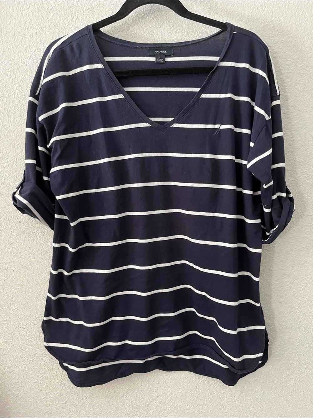 Nautica Navy and White Striped V-Neck 3/4  Sleeve Top
Roll-tab sleeves
SZ L